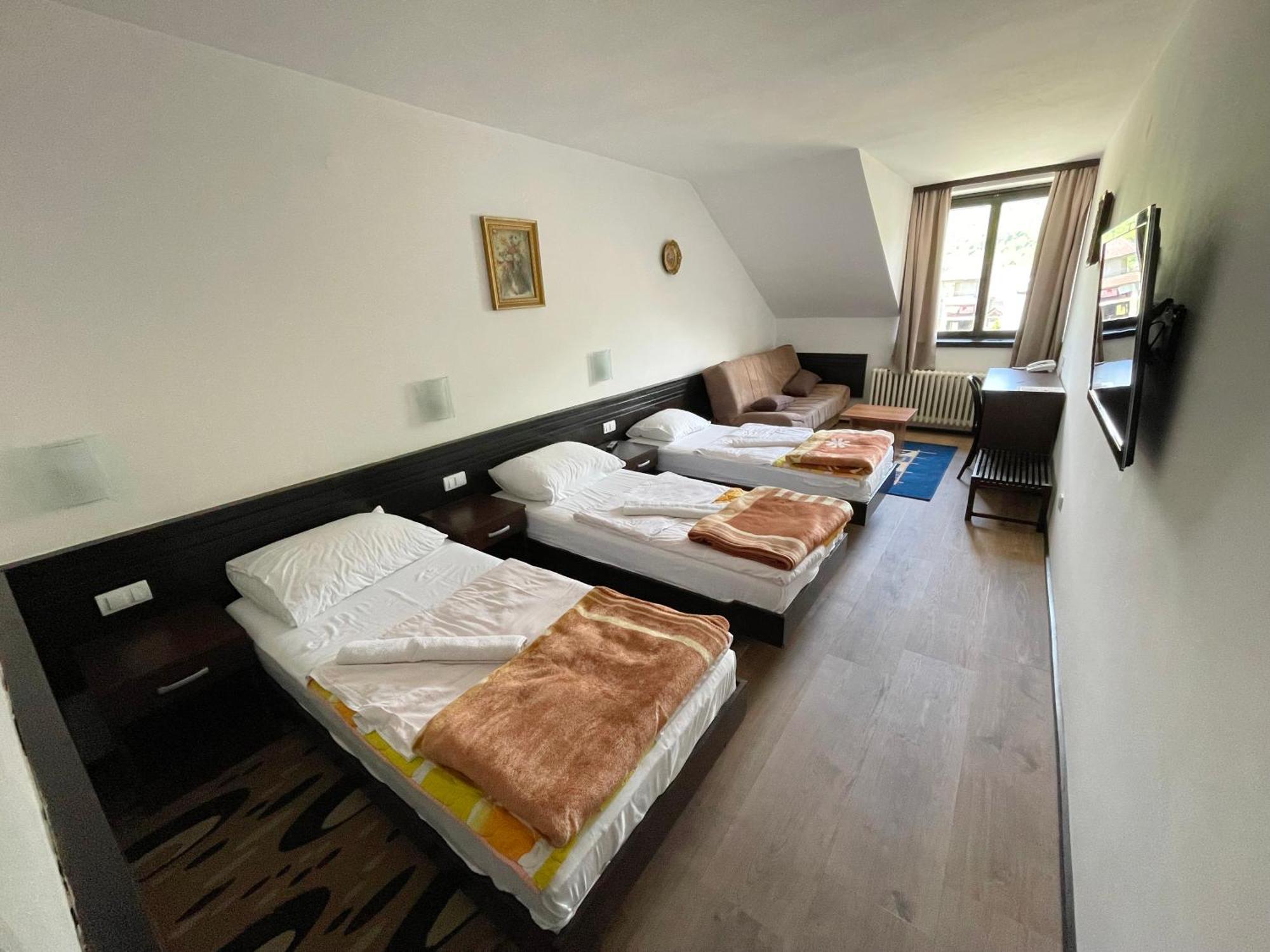 Hotel Komovi Andrijevica Kamer foto