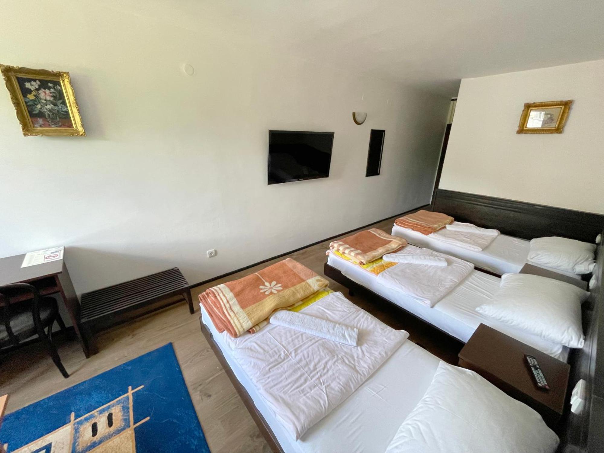 Hotel Komovi Andrijevica Kamer foto