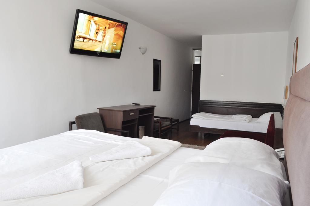 Hotel Komovi Andrijevica Buitenkant foto